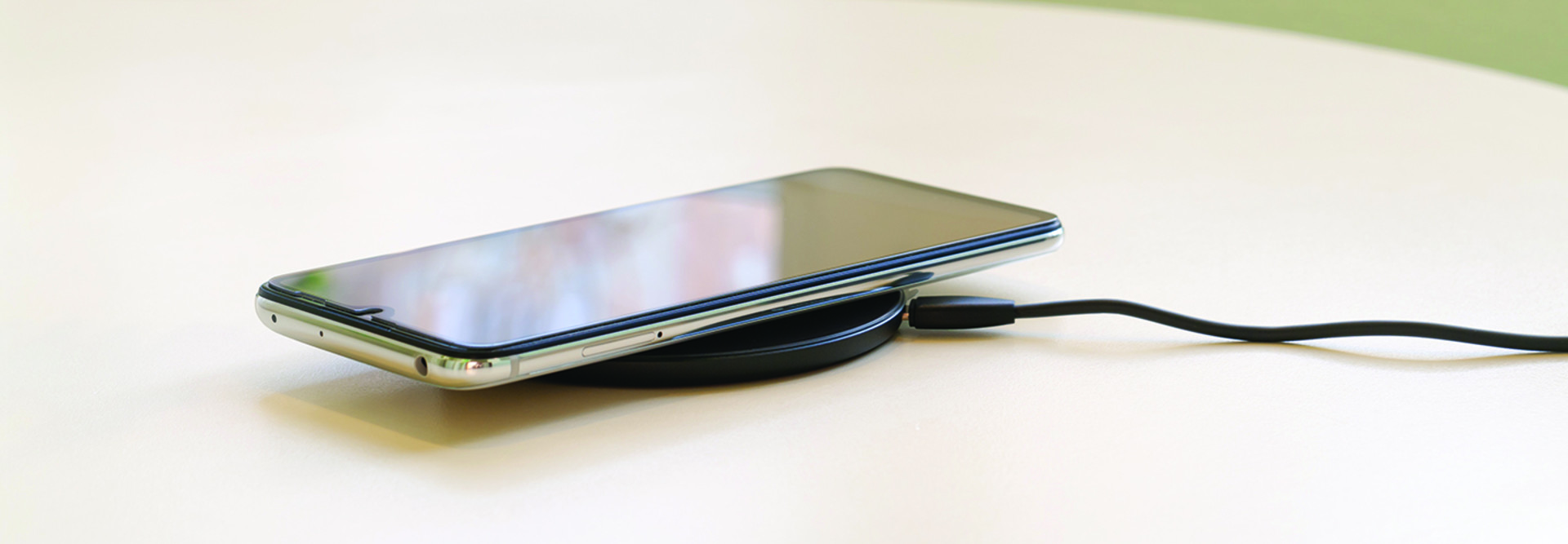 How Wireless Charging Technology Works (Qi vs. PMA Charging) BizTech